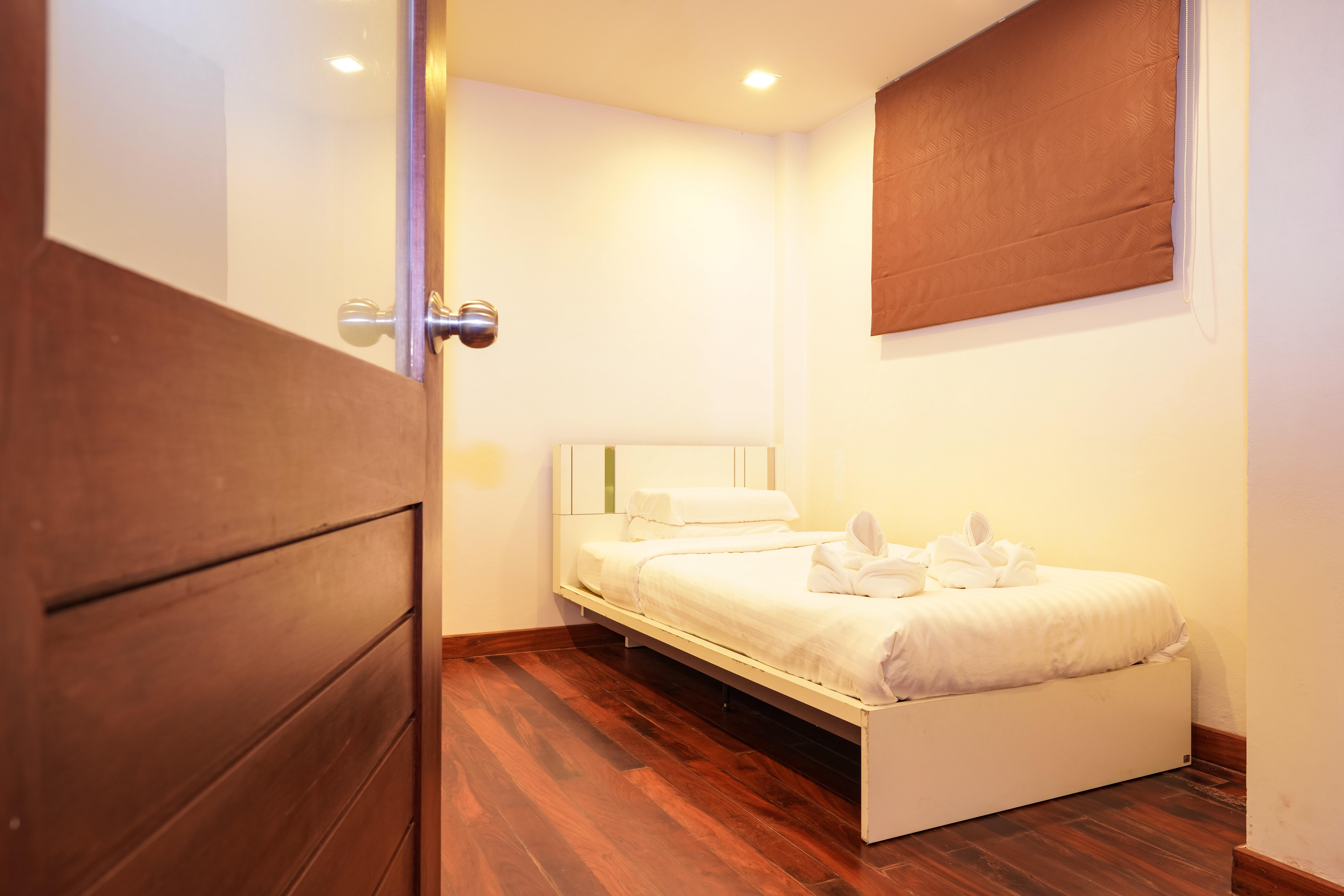 Aparthotel Capital O 890 The Royal Bay View