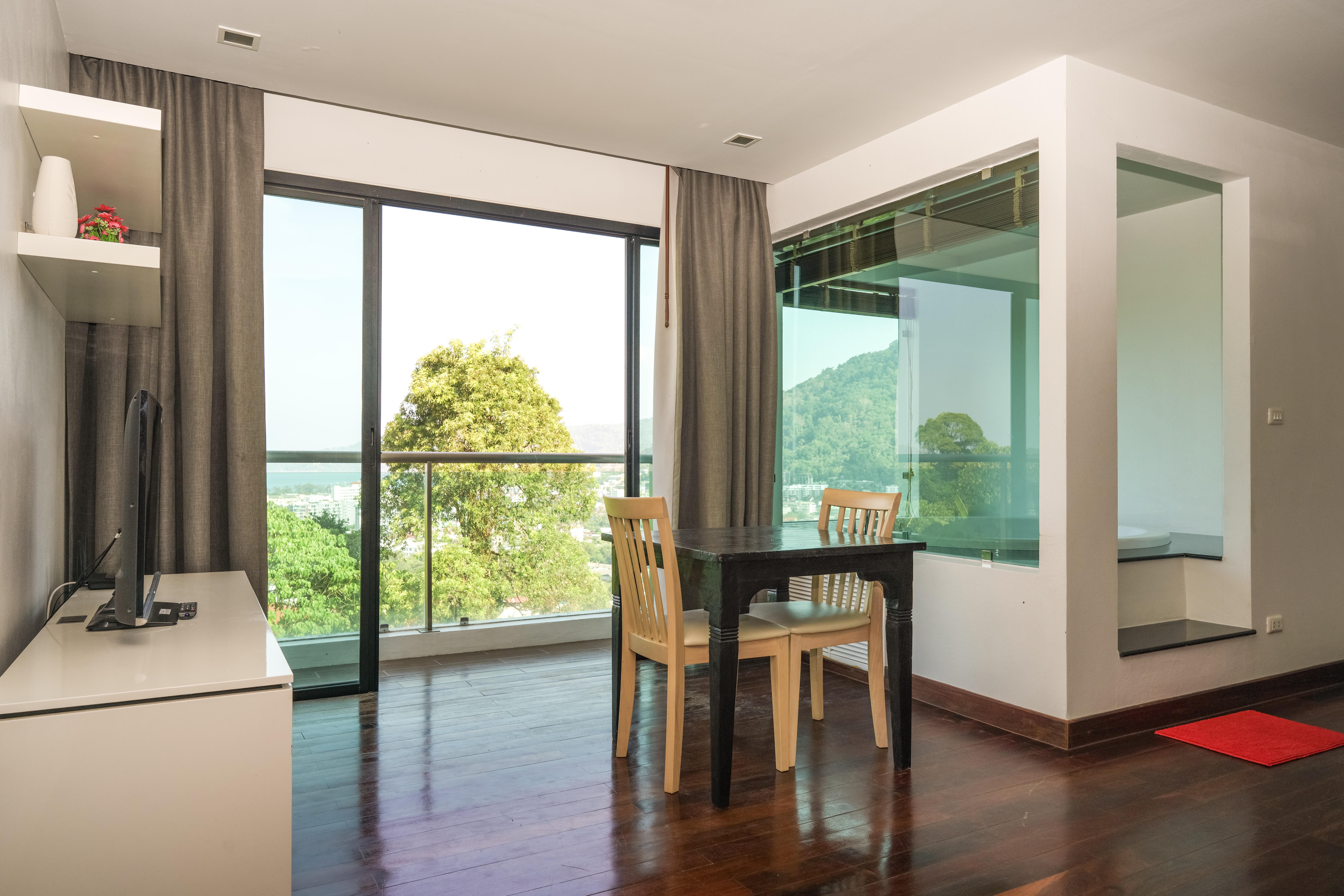 Aparthotel Capital O 890 The Royal Bay View