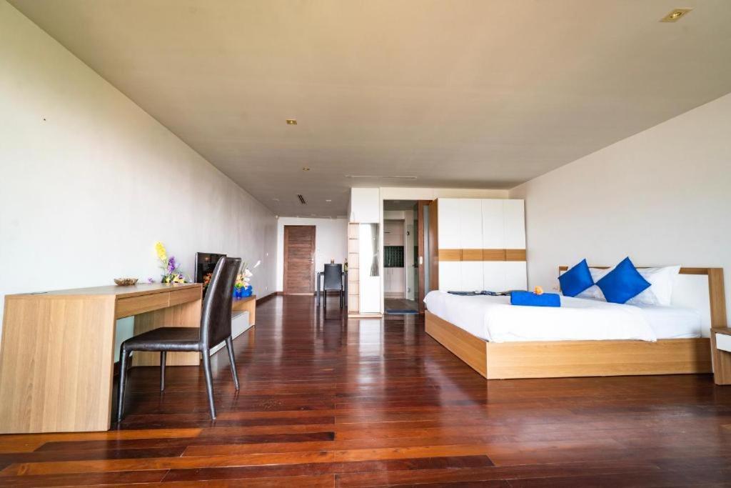 Aparthotel Capital O 890 The Royal Bay View
