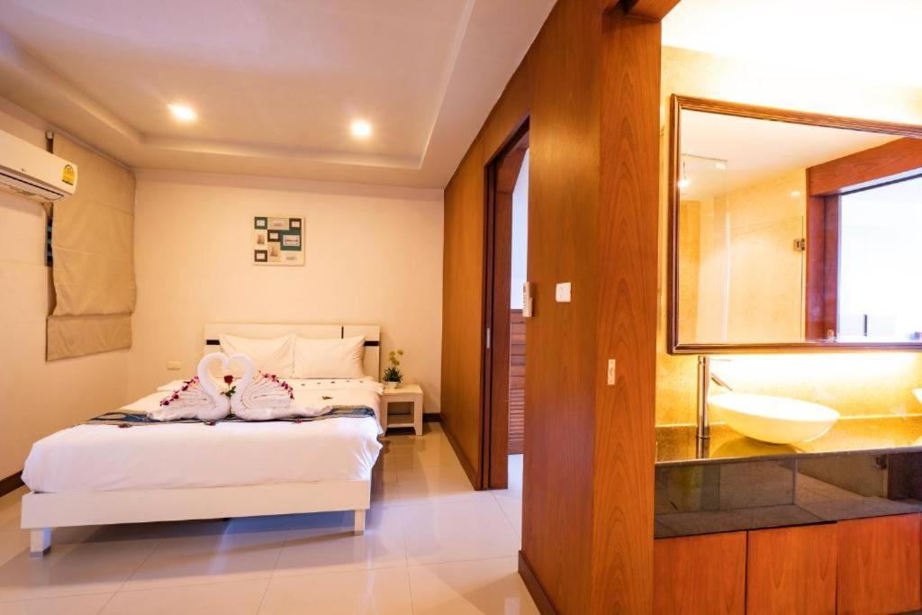 Capital O 890 The Royal Bay View Aparthotel 4*