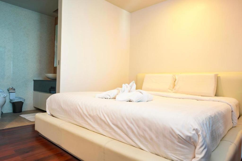 Aparthotel Capital O 890 The Royal Bay View