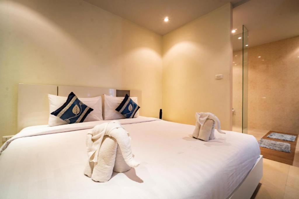 Aparthotel Capital O 890 The Royal Bay View